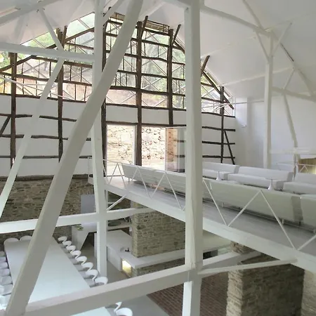 Spacious Holiday In With Garden Redu