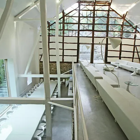 Spacious Holiday In With Garden Holiday home