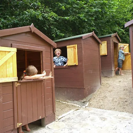 Сasa de vacaciones Spacious Holiday In With Garden Redu